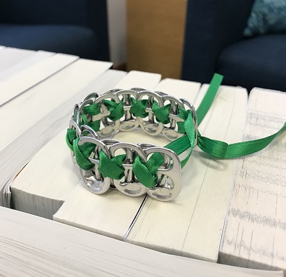 photo of pop bracelet craft